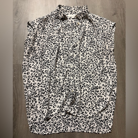 LOFT Tops - LOFT Black and White Animal Print Top